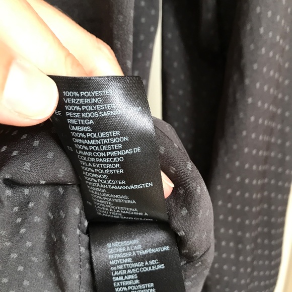 H&M button up polka dotted blouse - Picture 5 of 10